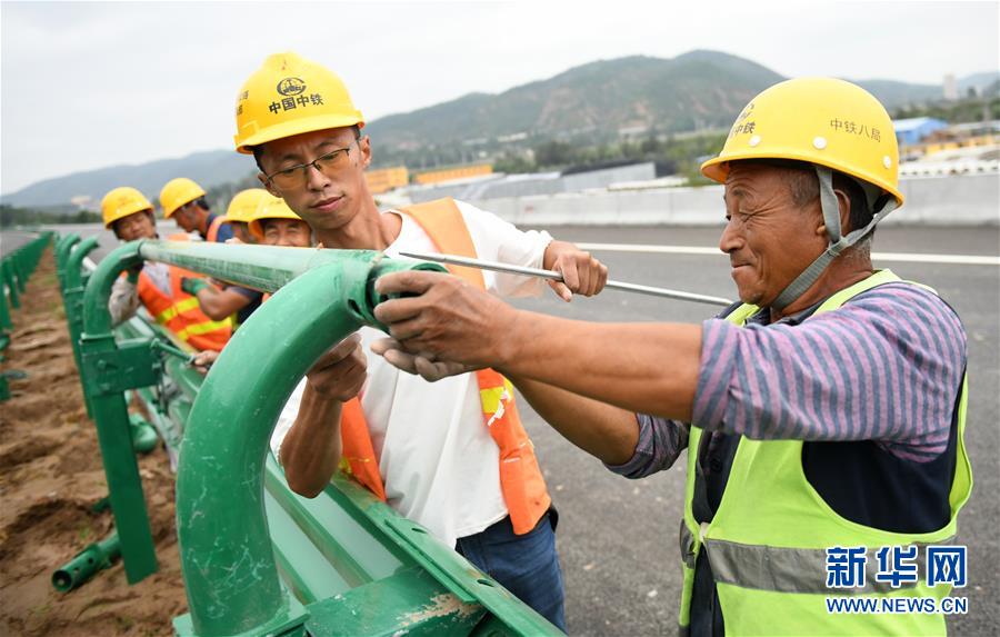 （聚焦復工復產）（4）陜西：清子高速公路建設有序推進